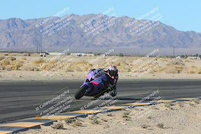 media/Jan-10-2025-CVMA Friday Practice (Fri) [[489e0da257]]/Group 4 and Trackday/Session 2 (Turn 4 Inside)/